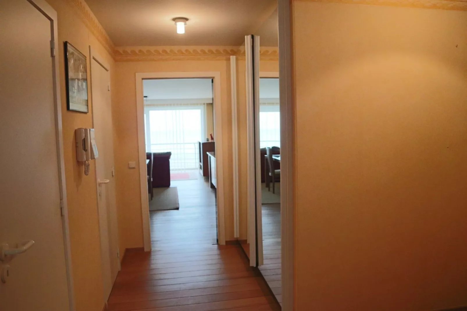 SEASIGHT A 0704GAR-Reception hall