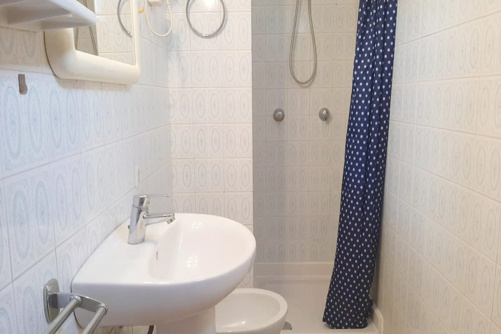 Lladó 2-Bathroom