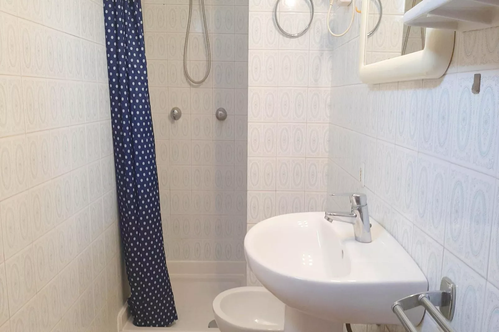 Lladó 2-Bathroom