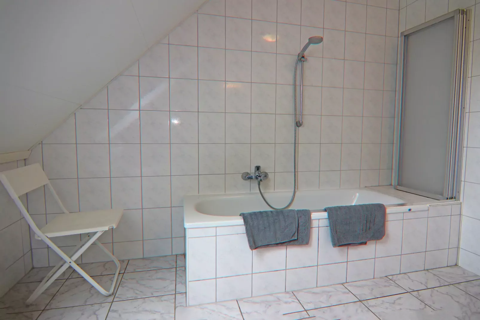 Kühlungsblick im Schwedenhaus-Bathroom