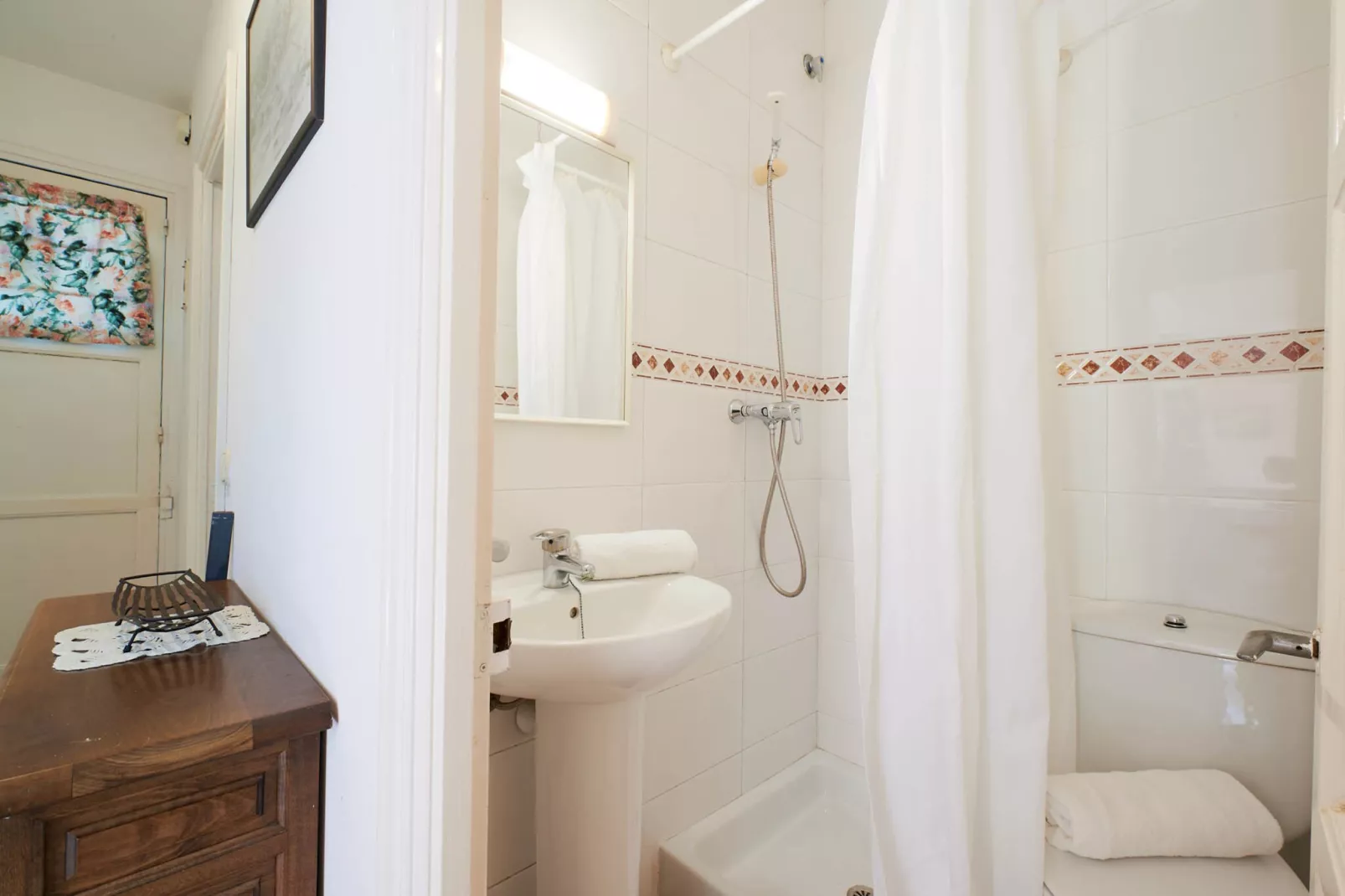 Aurora 4-Bathroom