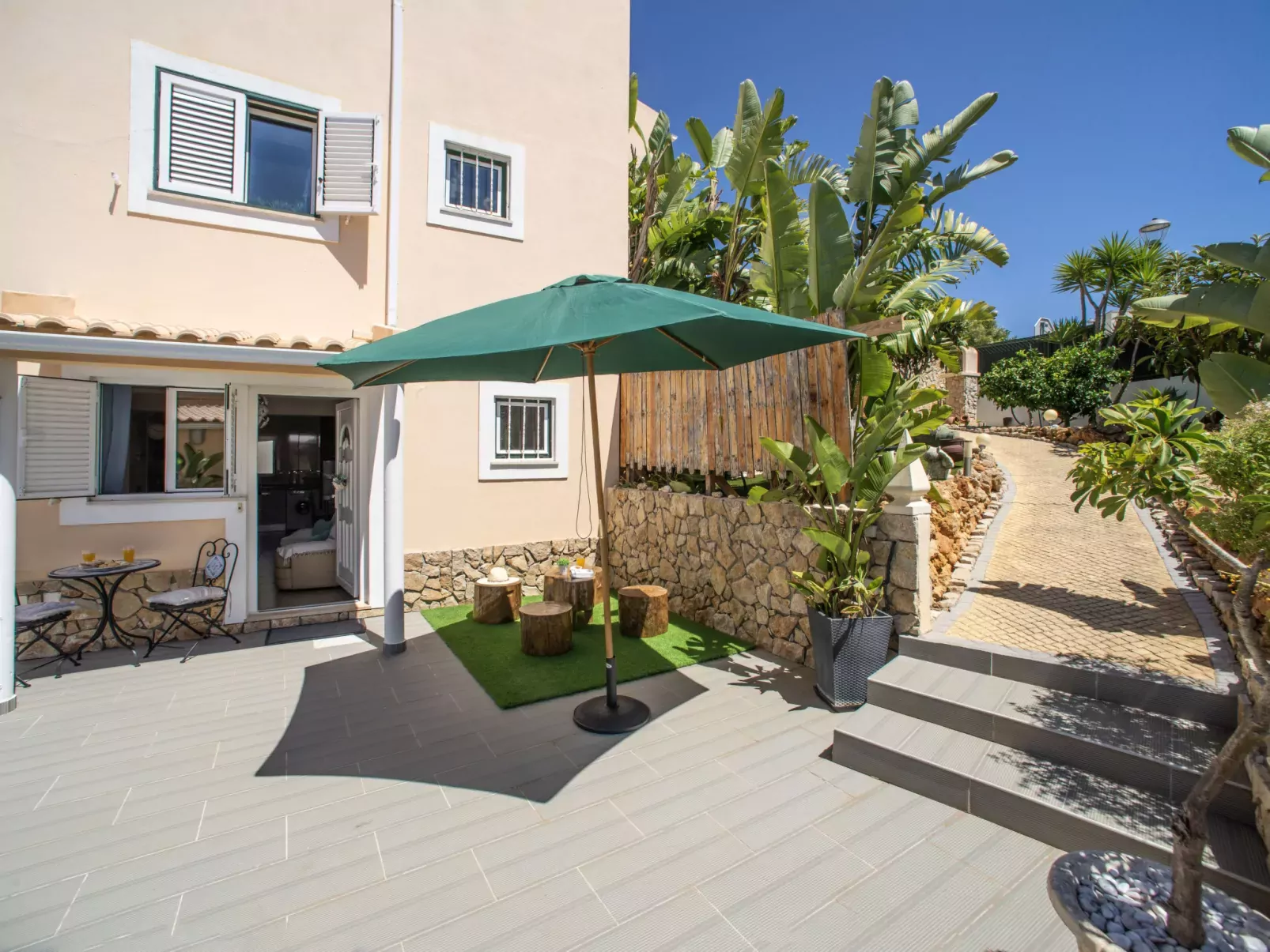 Bela Vista-Outside