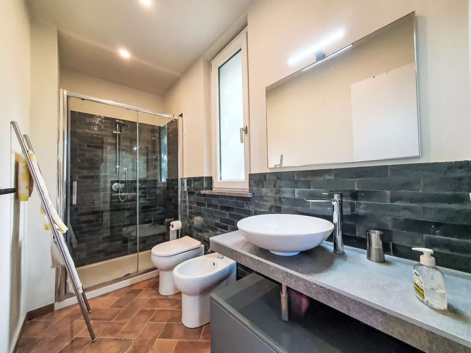 Favorita Suites Ginestra-Drinnen