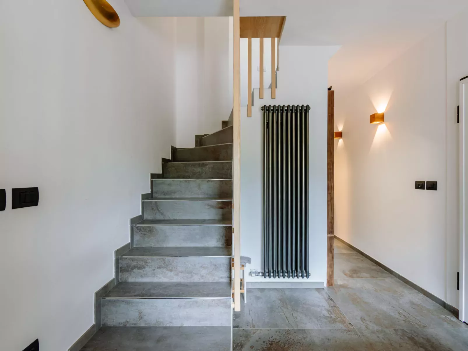 Family House-Dedans