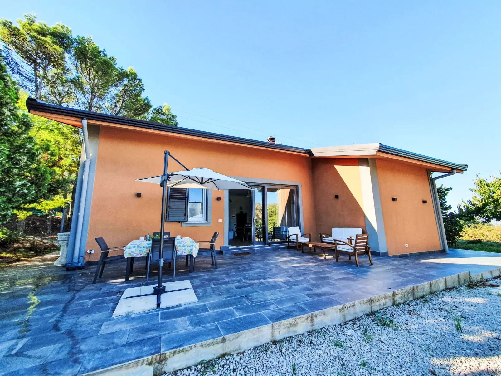 Favorita Suites Ginestra-Draußen
