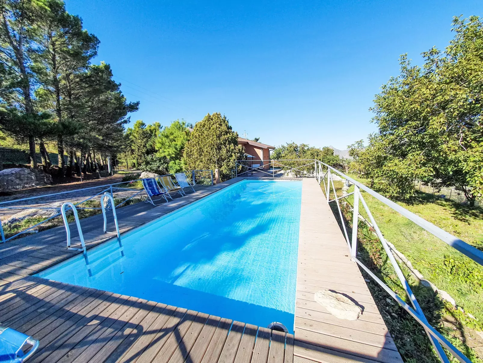 Favorita Suites Ginestra-Draußen