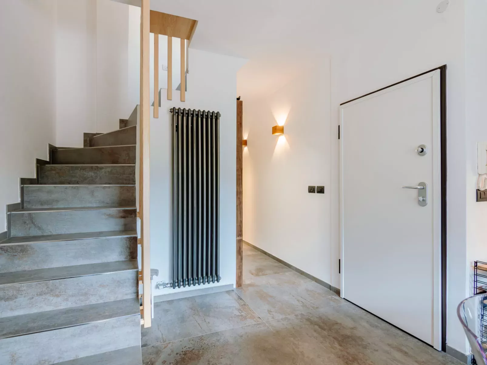 Family House-Dedans