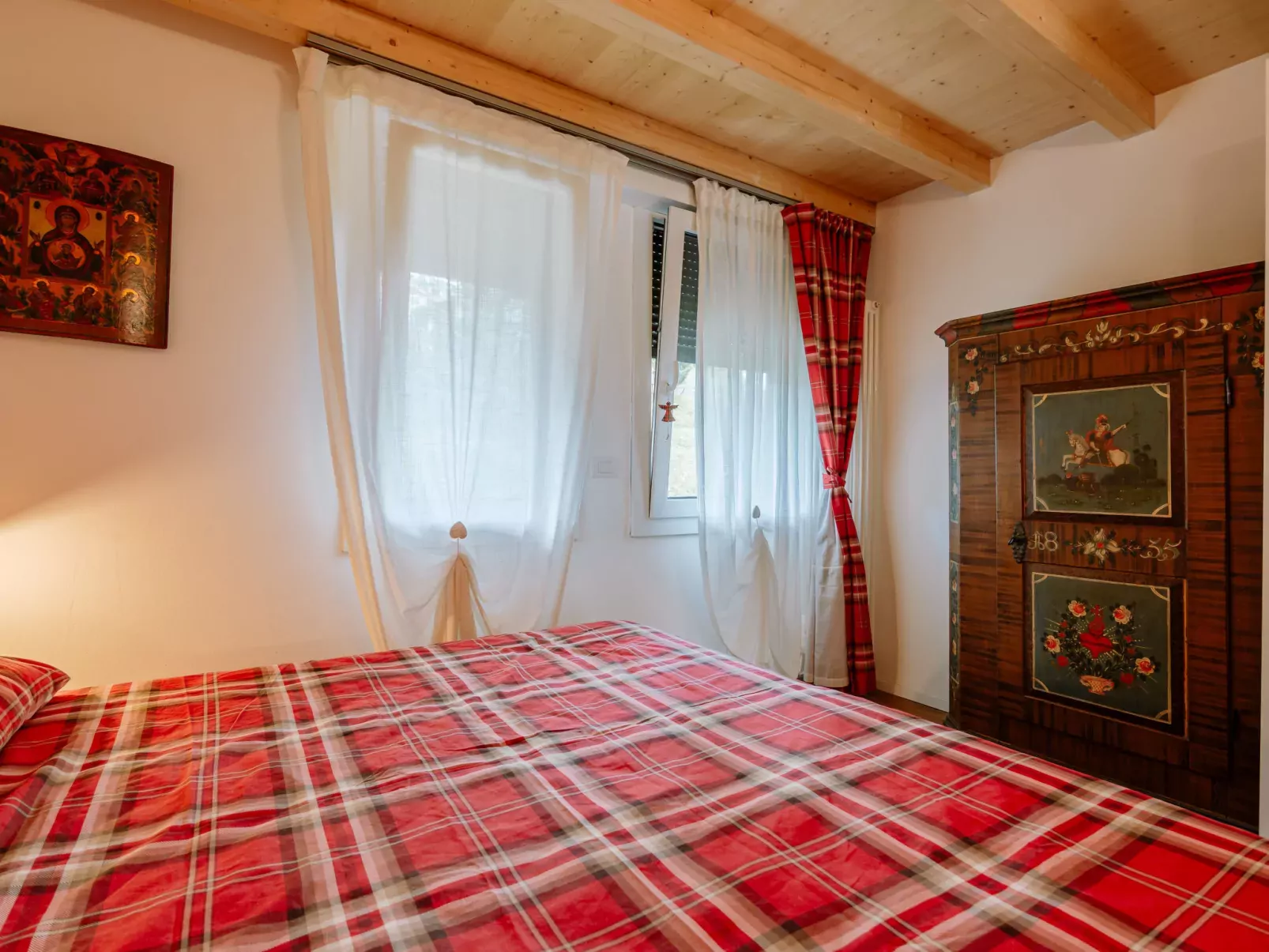 Family House-Dedans