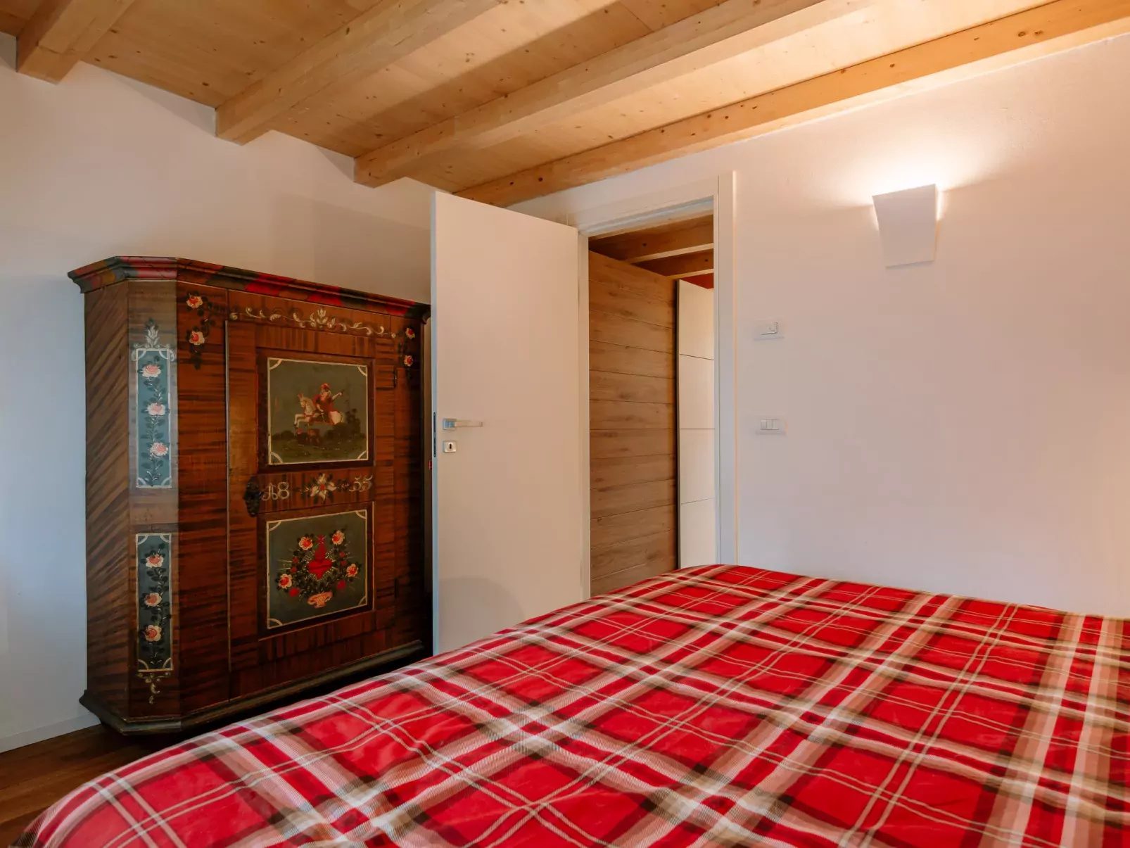 Family House-Dedans