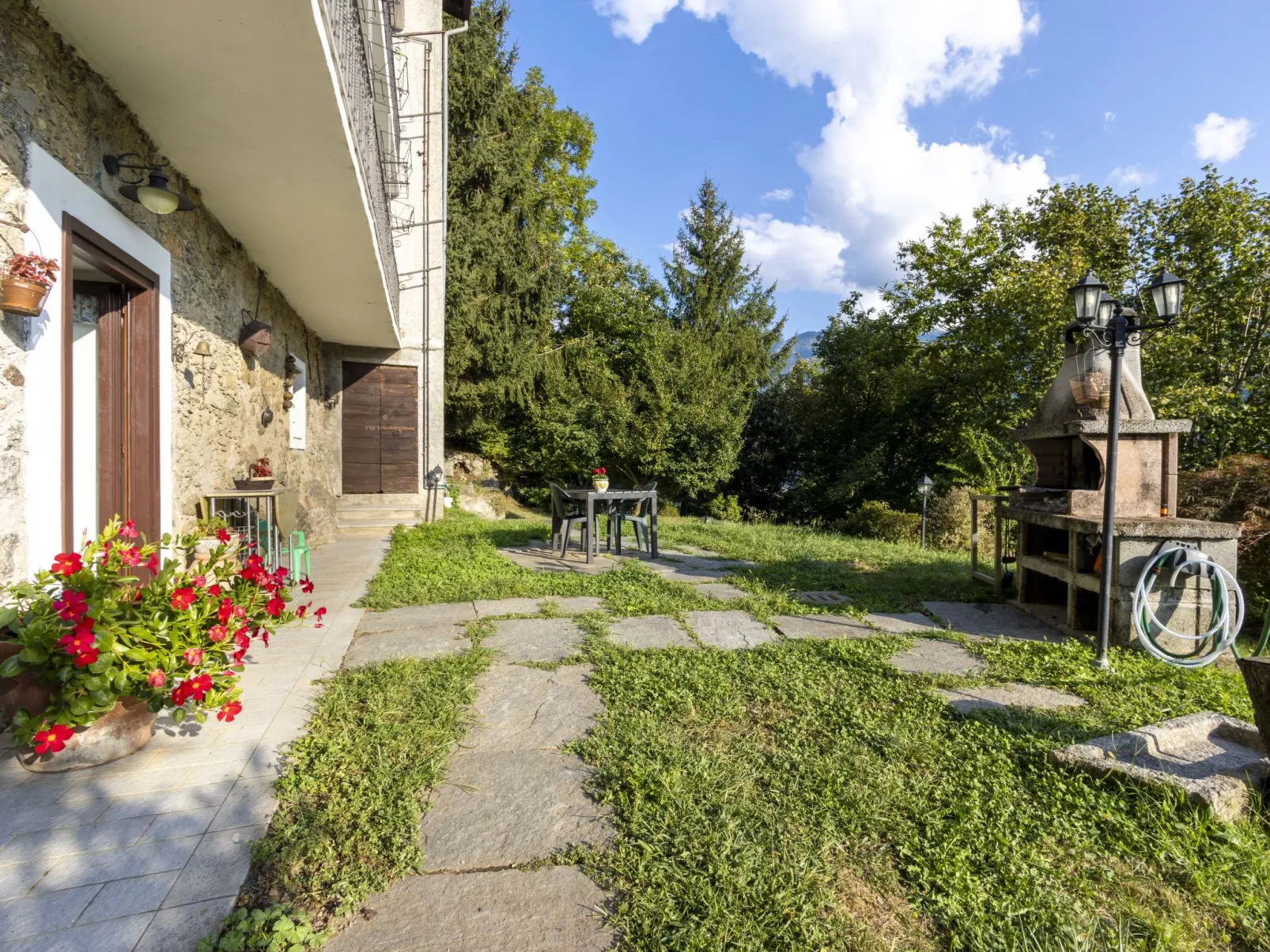 Casa Orai Mountain View-Draußen