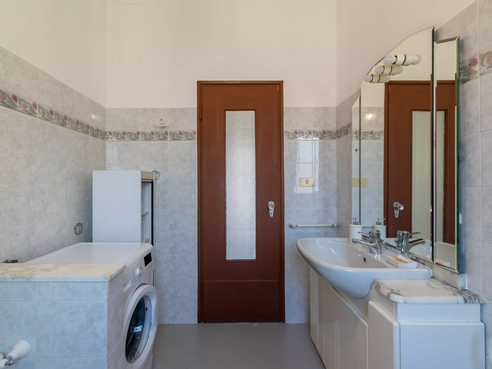 Casa Rosella-Inside