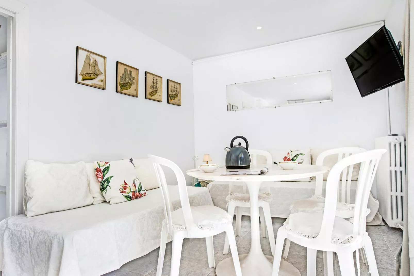 Ancora 13 B-P-Living room