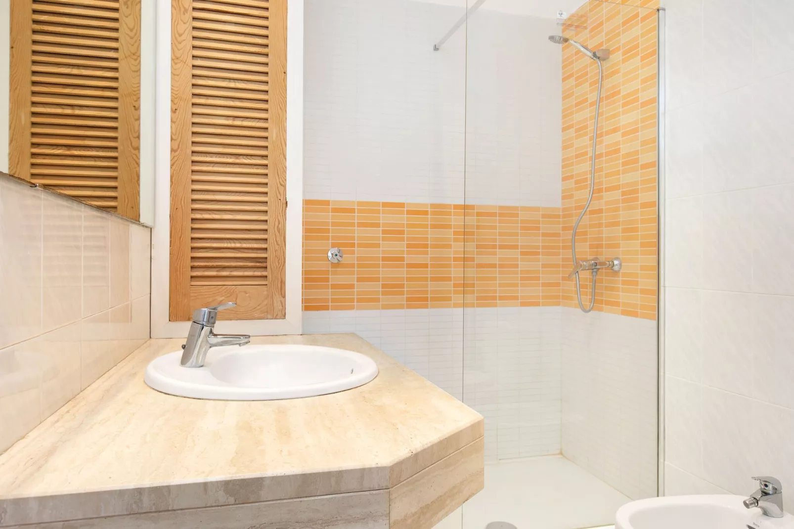 Ancora 14 B-1-Bathroom
