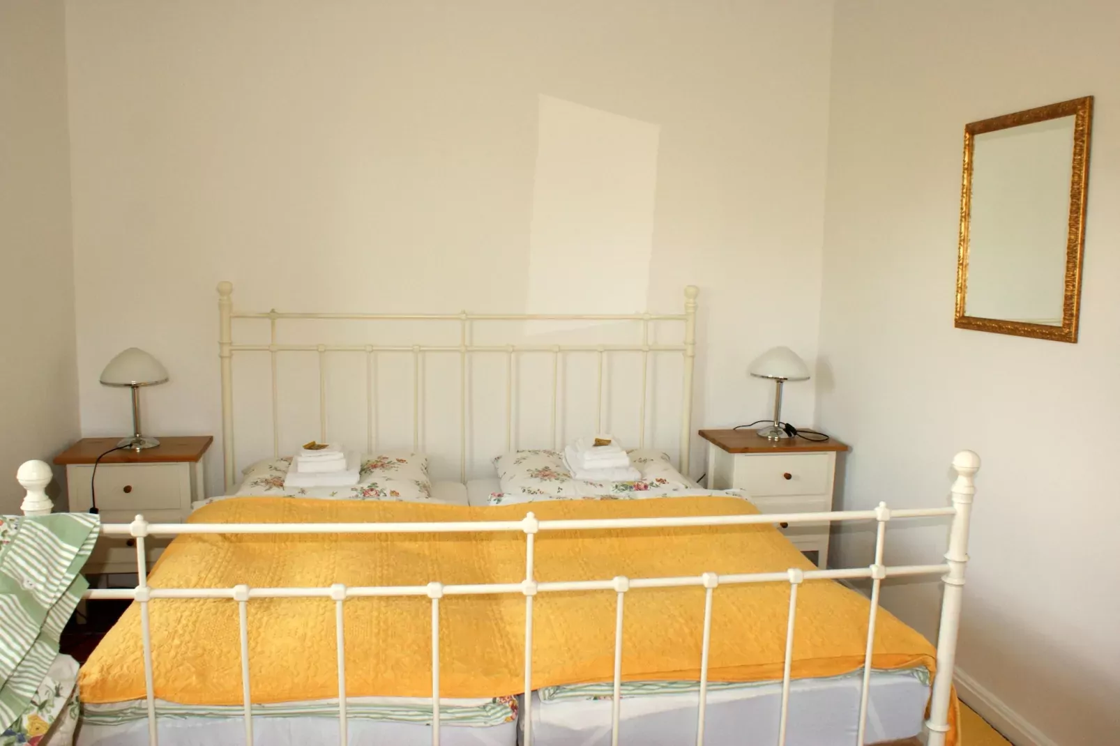 Romantisches Landhaus mit Kamin-Bedroom