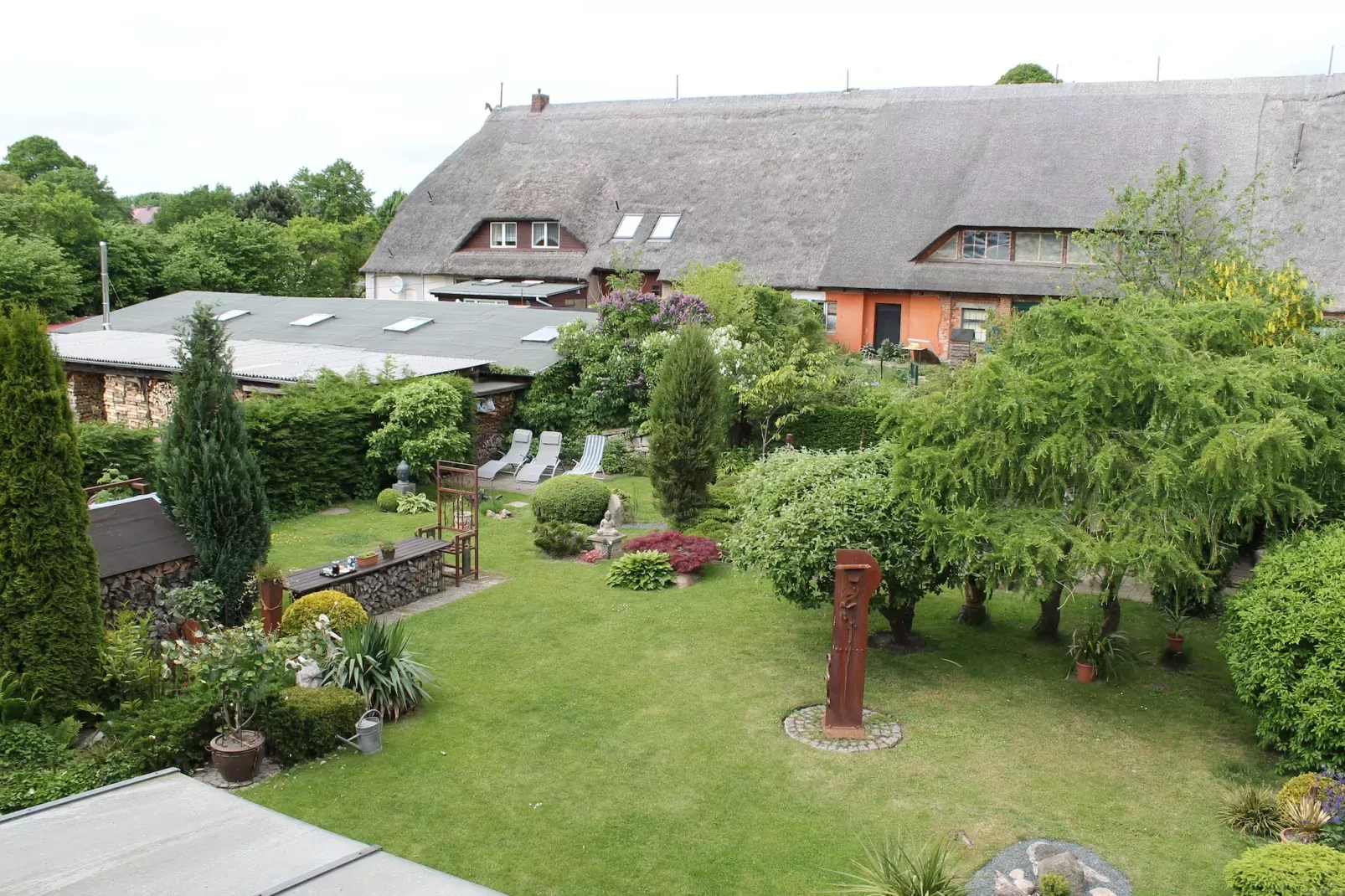 Strandnahe Ferienwohnung Betty mit großem Garten-Aussicht Sommer
