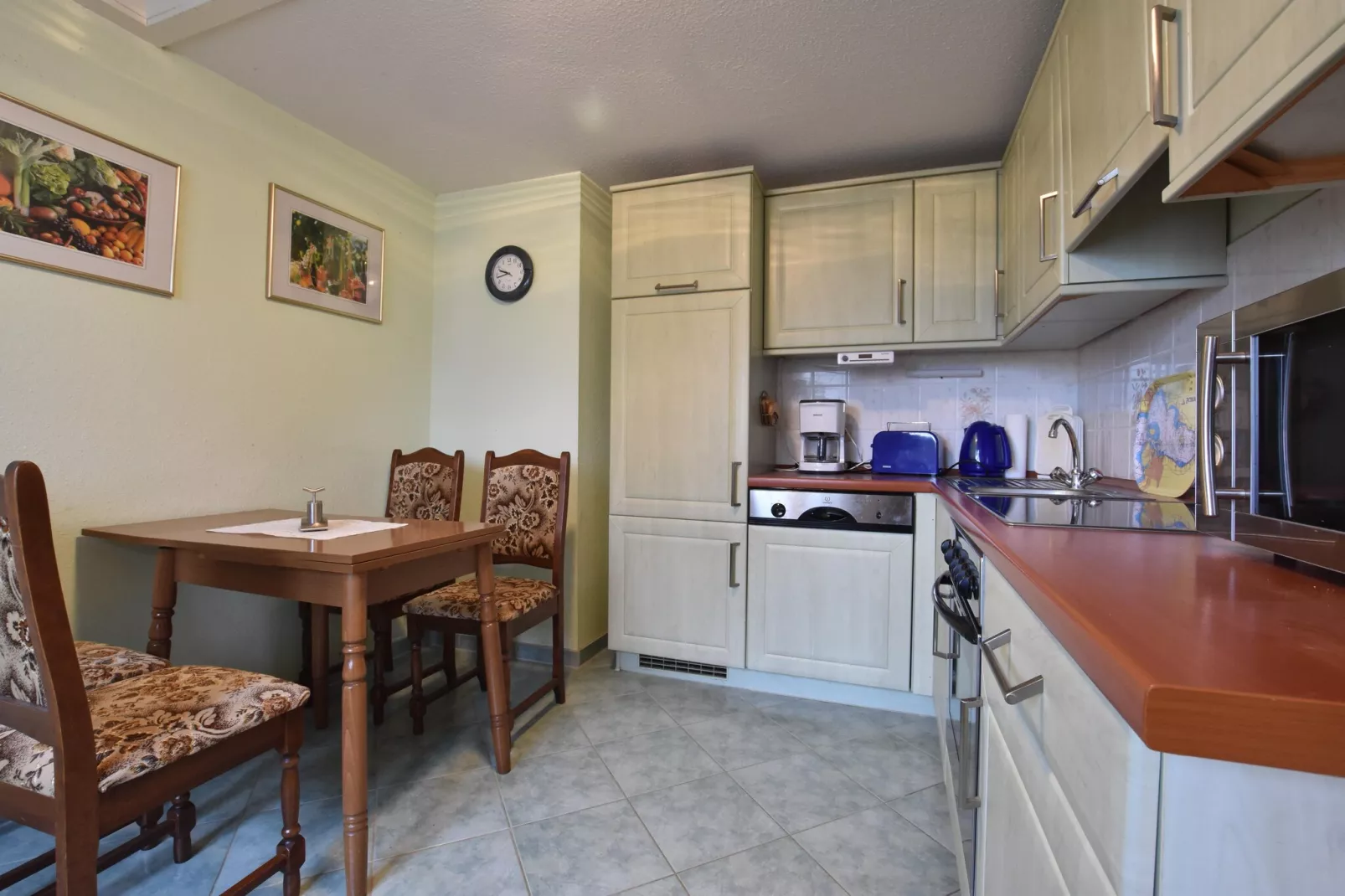 Anja Nr 1-Kitchen