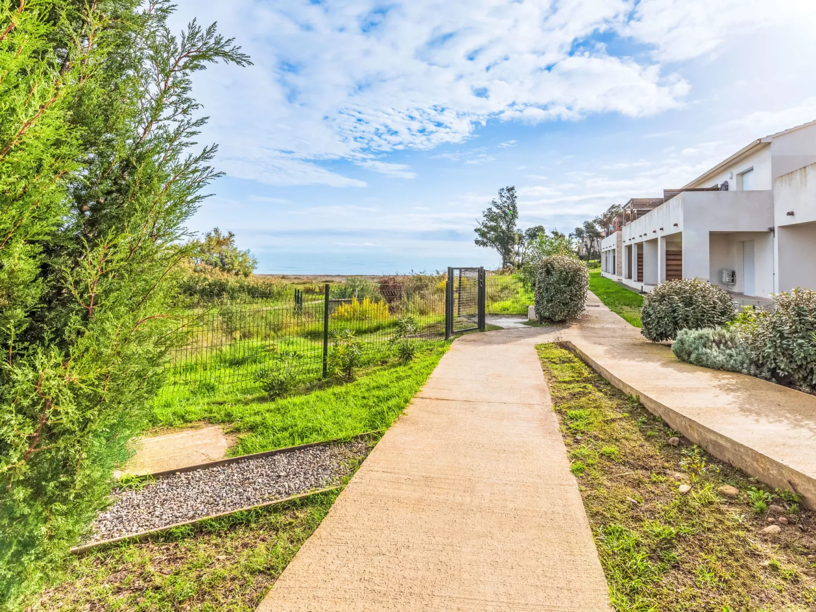 Casa Mido-Outside