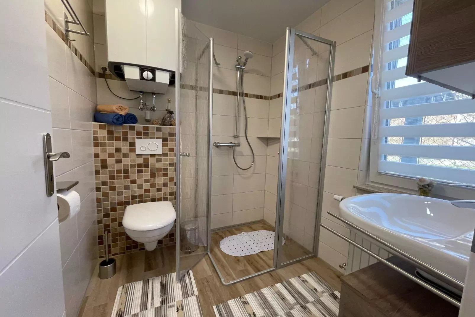 Gartenbungalow-Badezimmer