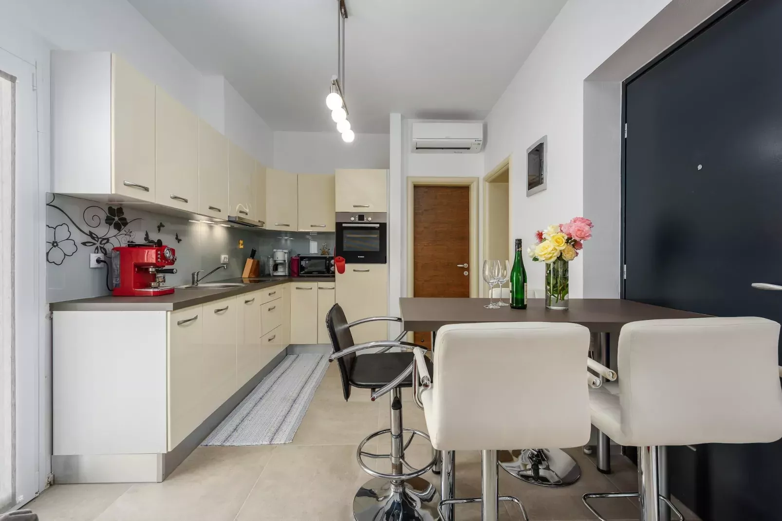 Apartment Vedran with heated pool, near Porec-Dining room
