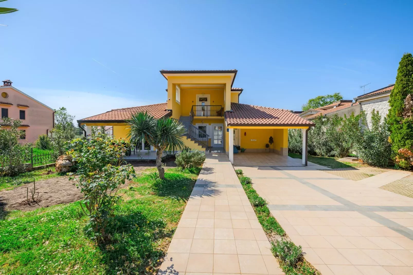 Premium Apartment Muha III