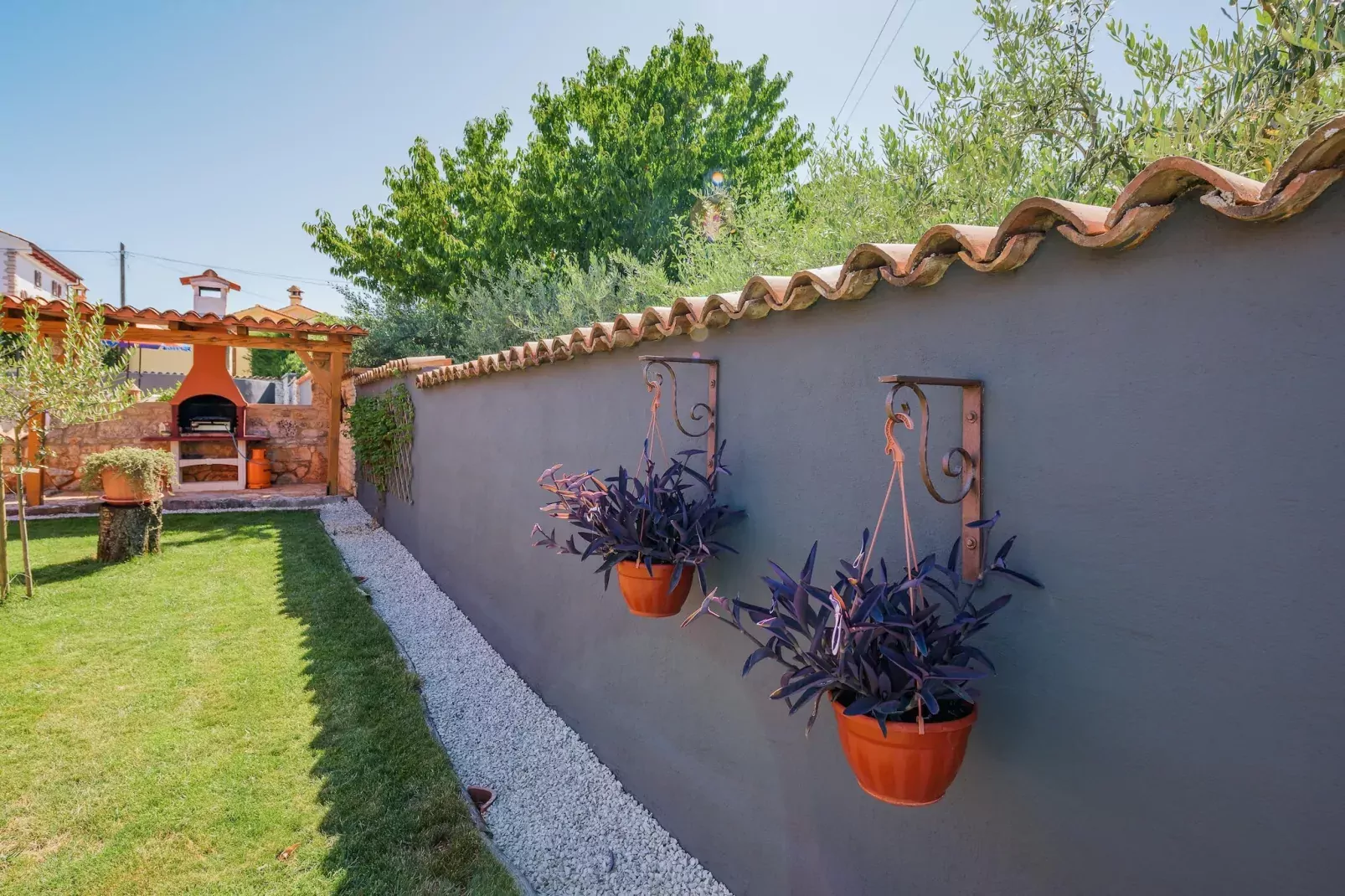 Apartment Milena- Visnjan with pool-Gardens summer