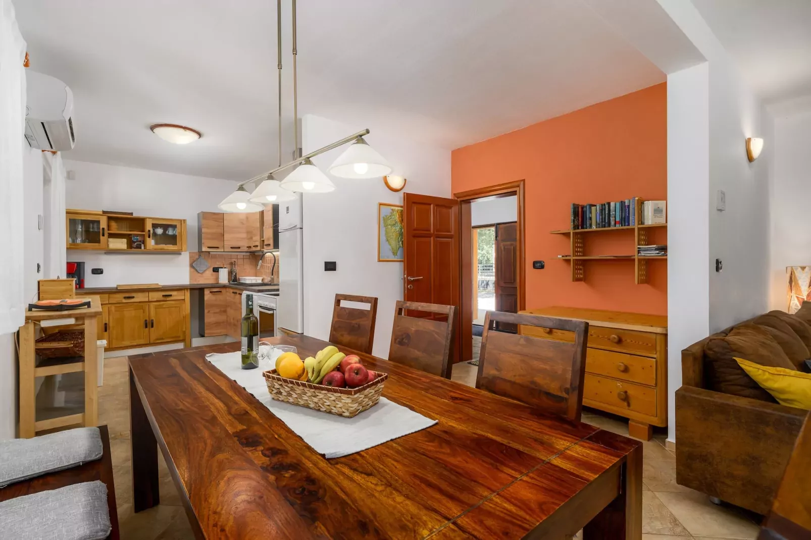 Villa Hrast Bacva-Dining room