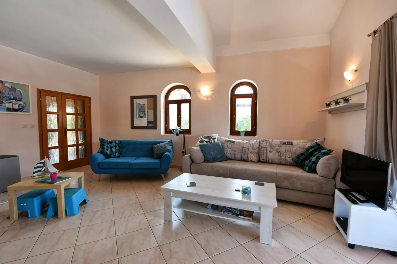 Cherry House-Living room