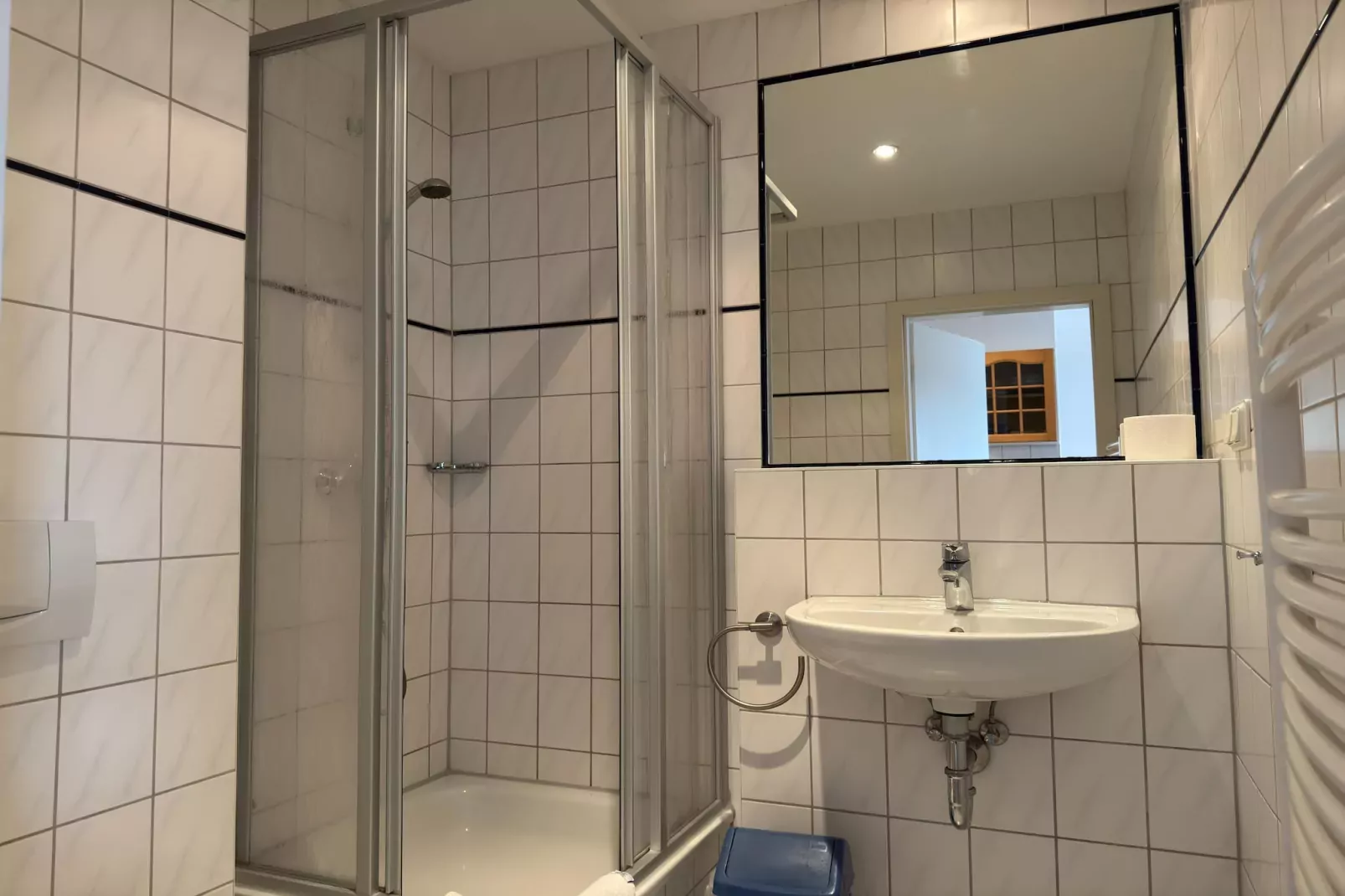 Die kleine Villa L-Bathroom