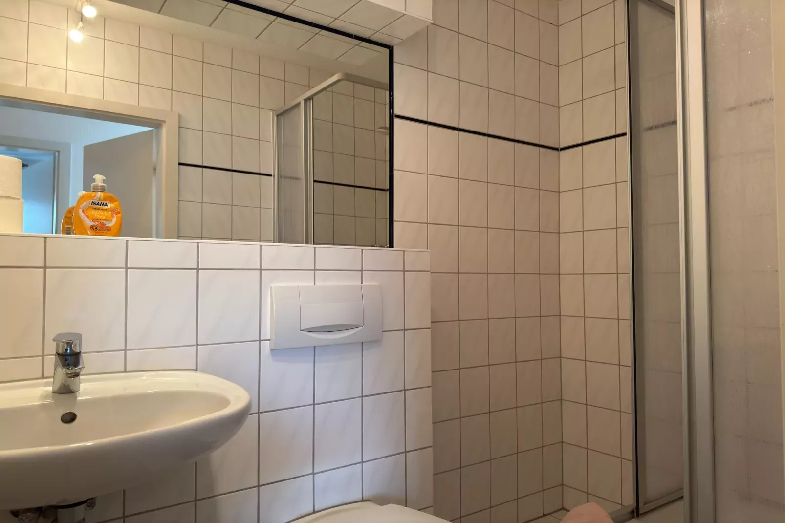 Arko 2 dicht am feinsandigen Strand-Bathroom