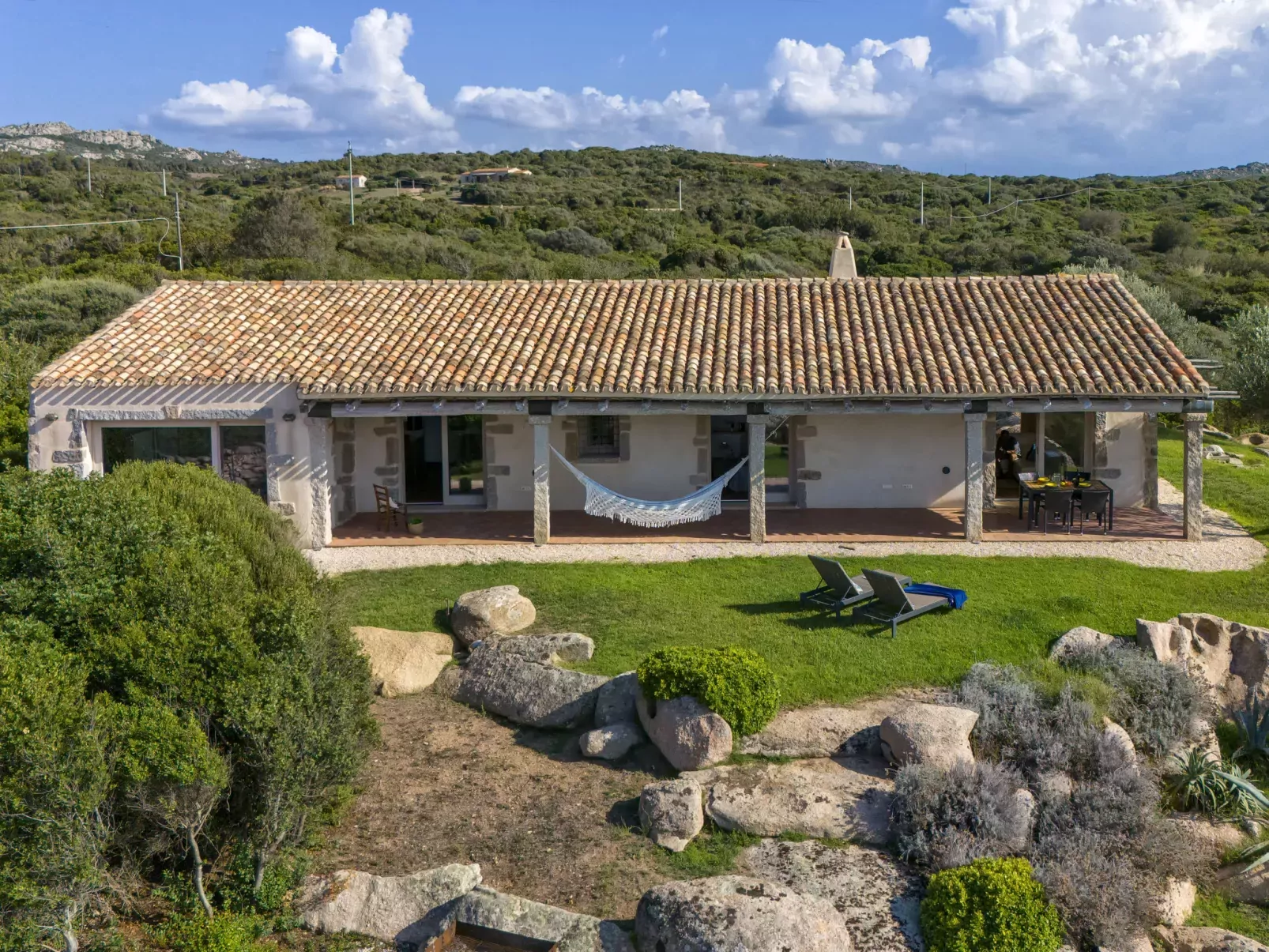 Stazzo Serafini-Outside