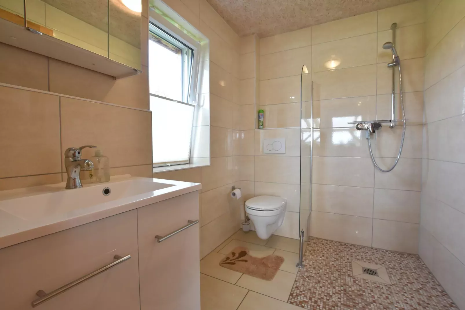Ferienhaus Am See mit Kamin-Bathroom