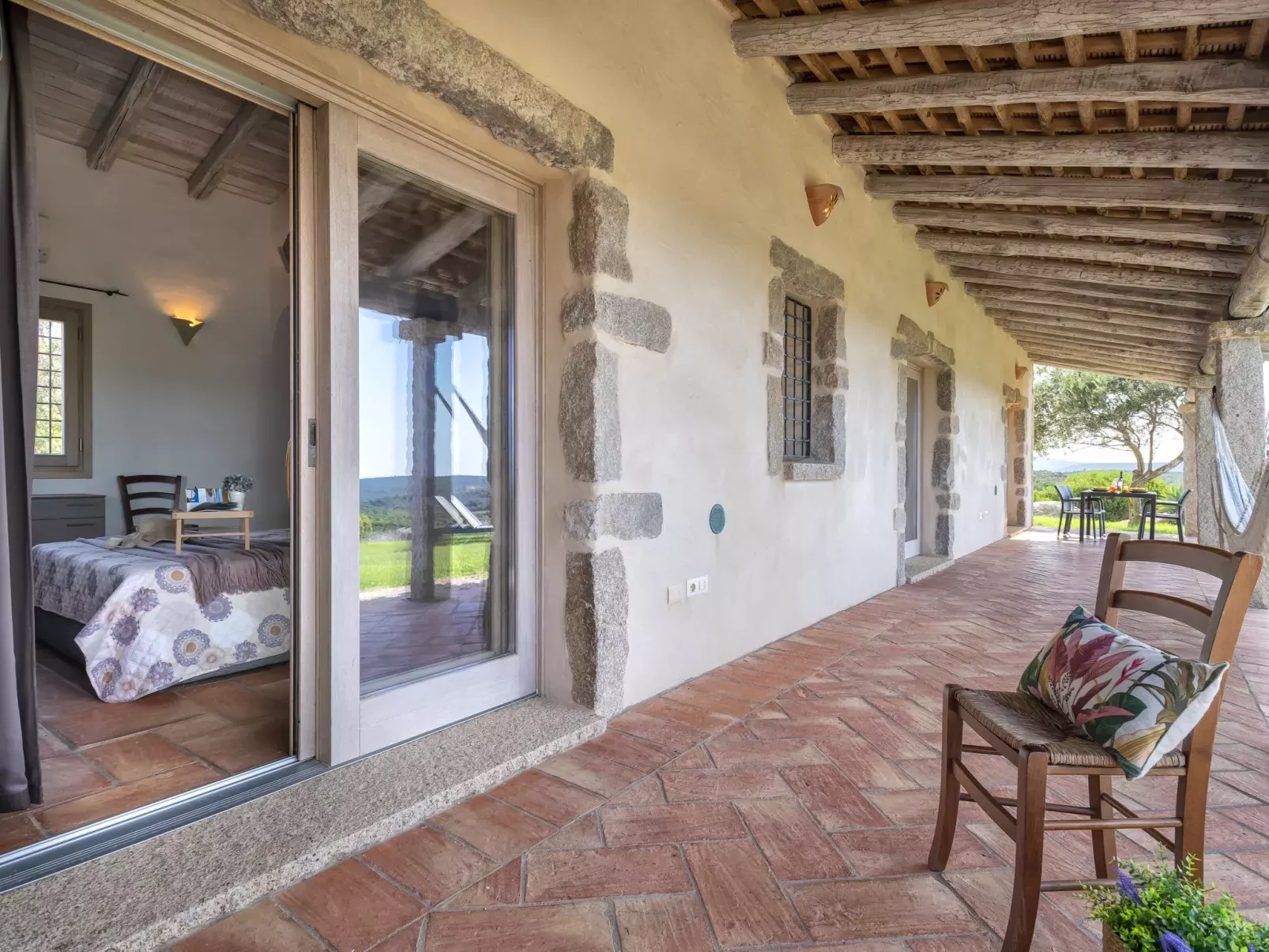 Stazzo Serafini-Outside