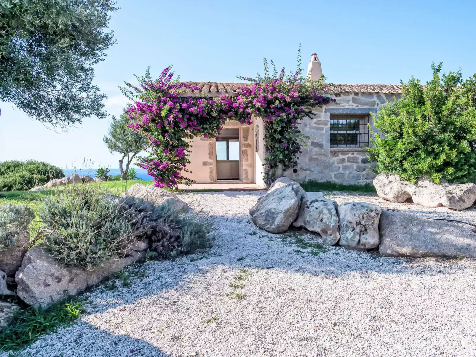 Stazzo Serafini-Outside