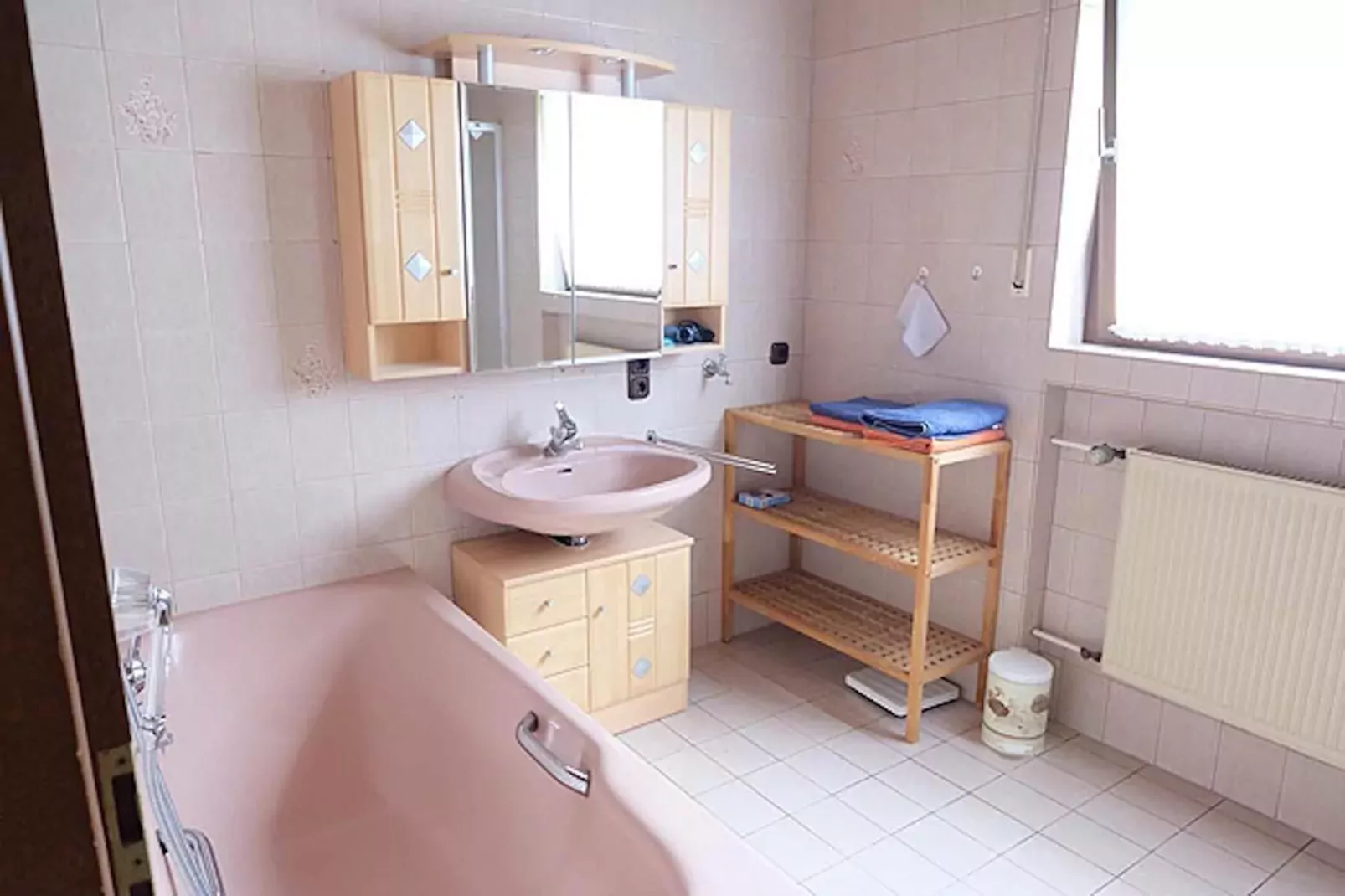 Ferienwohnung Oberstadtfeld Engeln-Bathroom