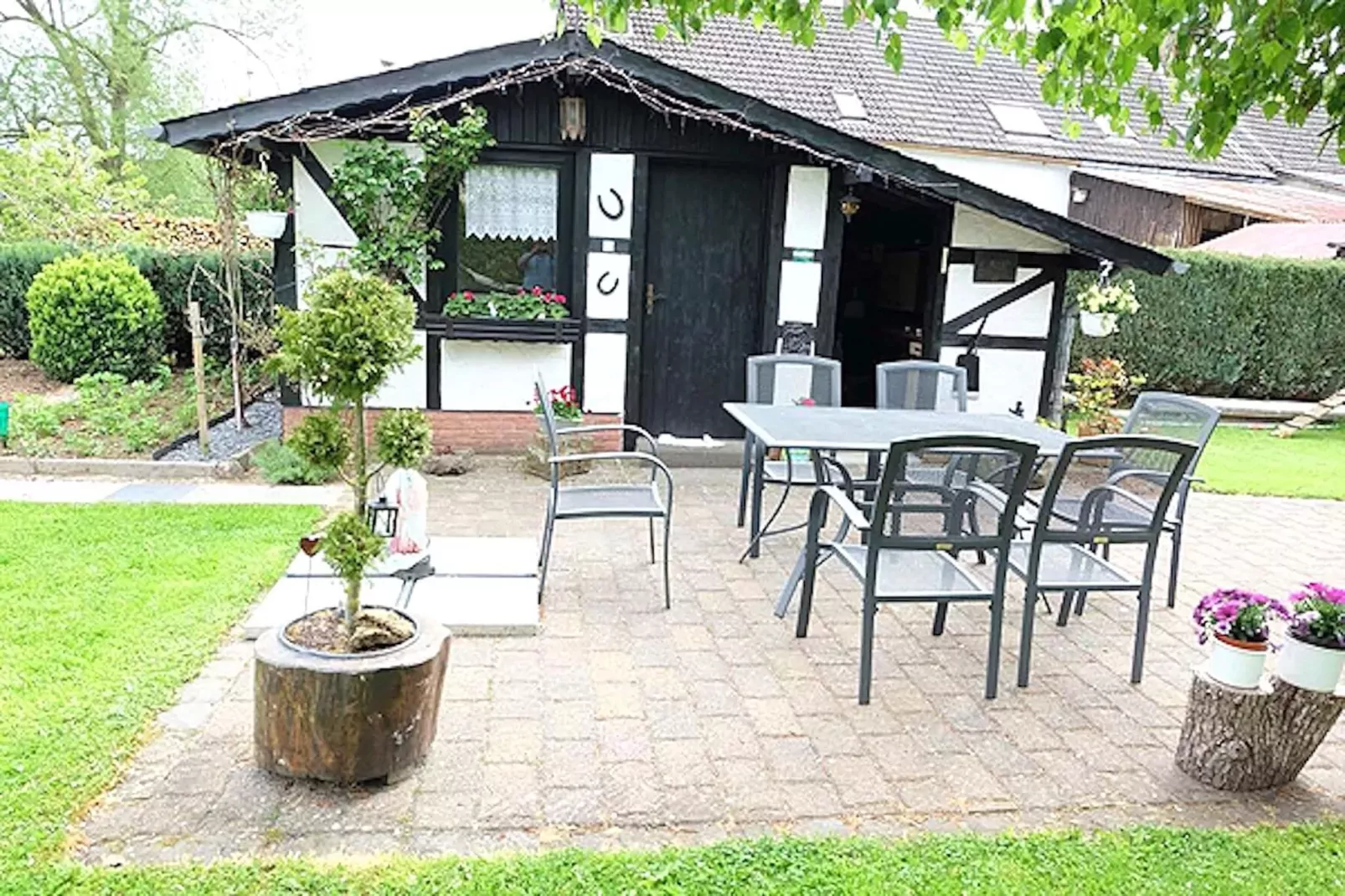 Ferienwohnung Oberstadtfeld Engeln-Terrace balcony