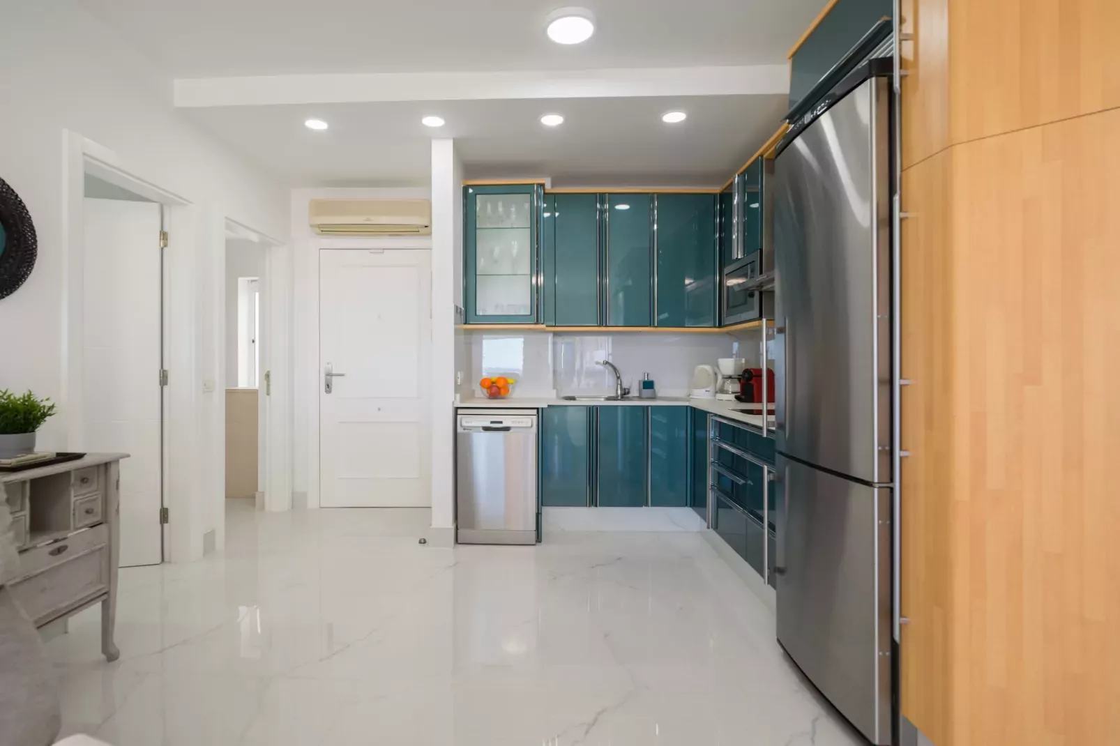 MOGAN BEACH BLUE SKY-Kitchen