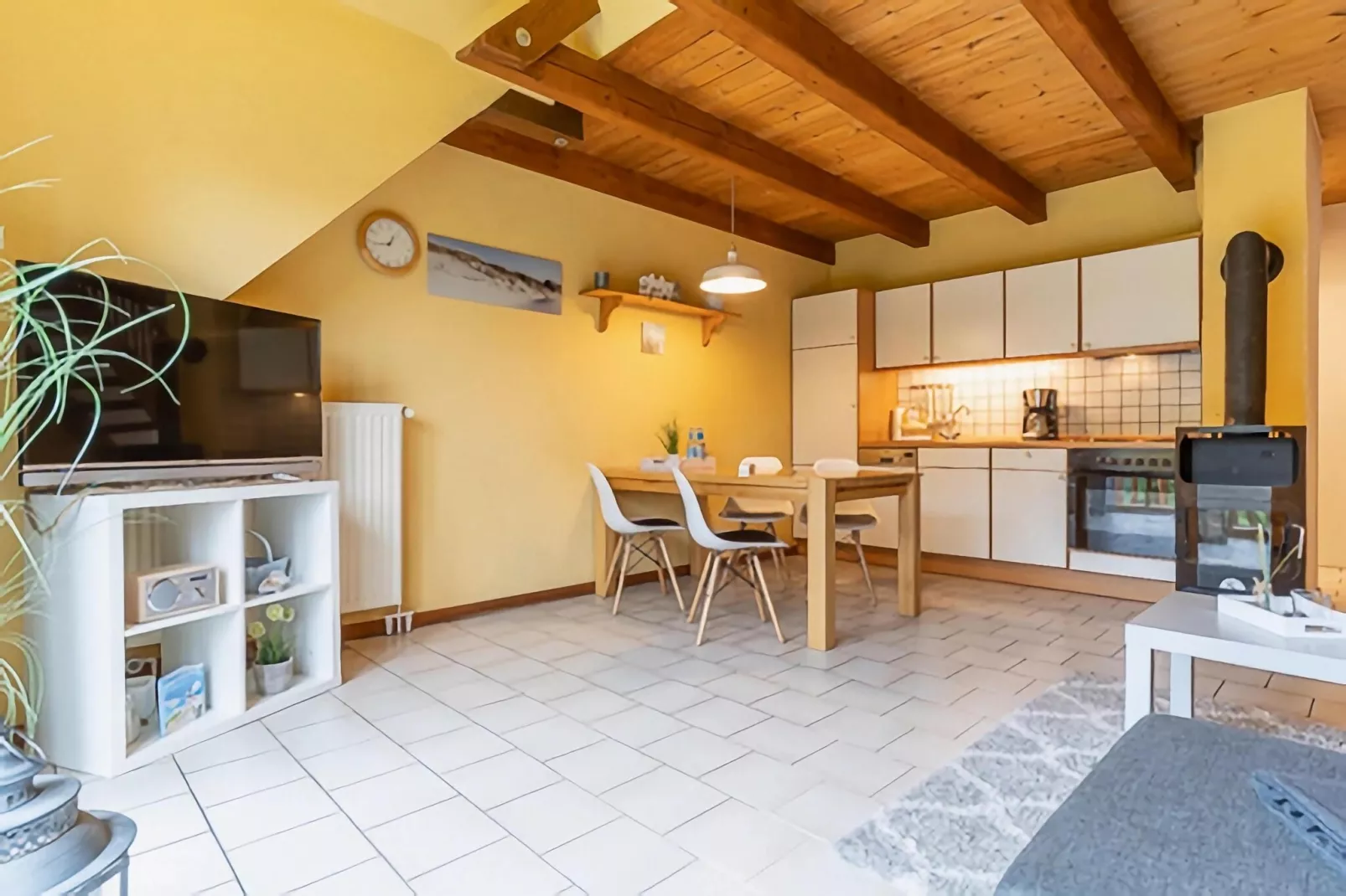 Ferienwohnung Hohe Düne Vollerwiek-Dining room