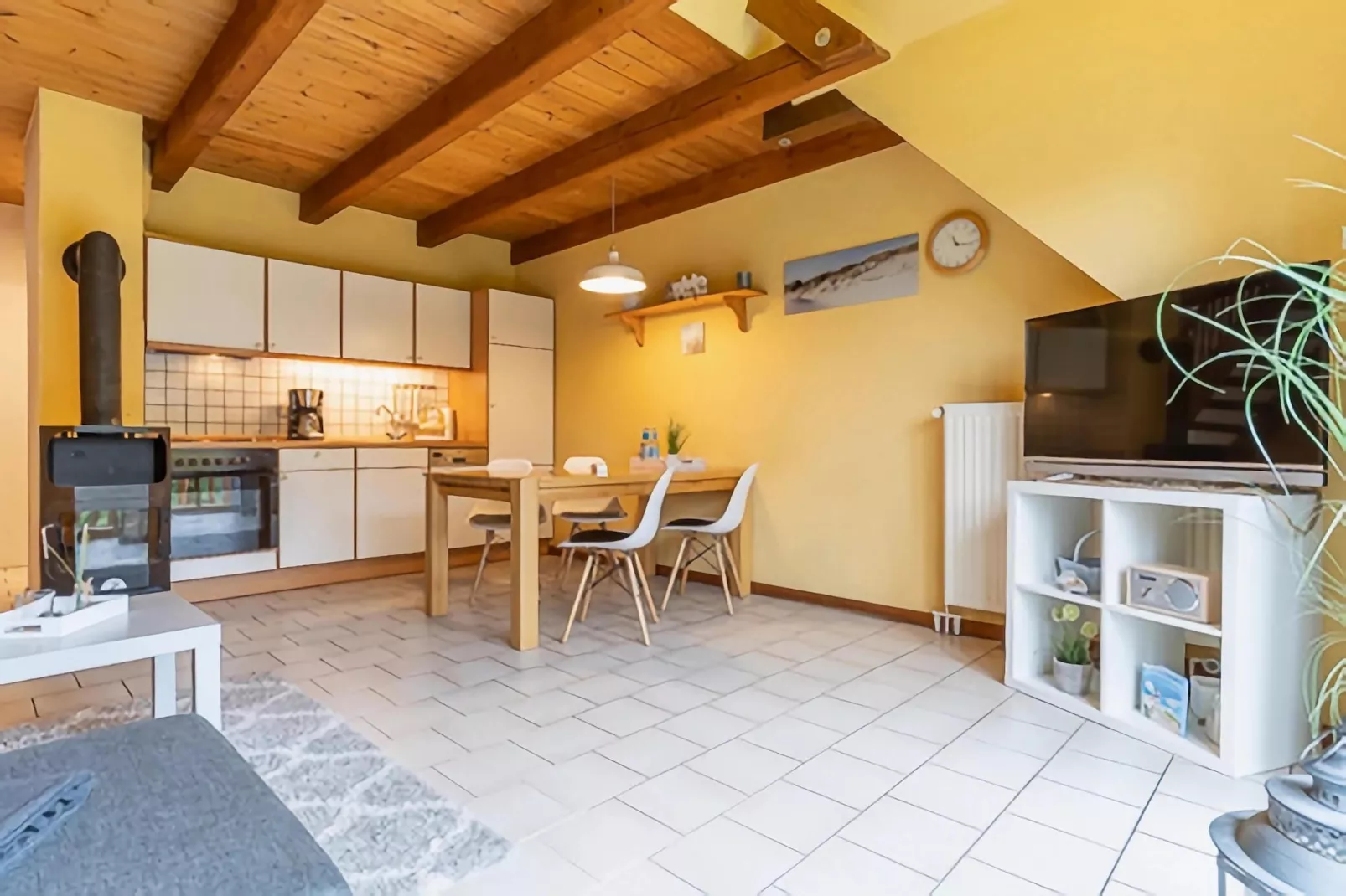 Ferienwohnung Hohe Düne Vollerwiek-Dining room