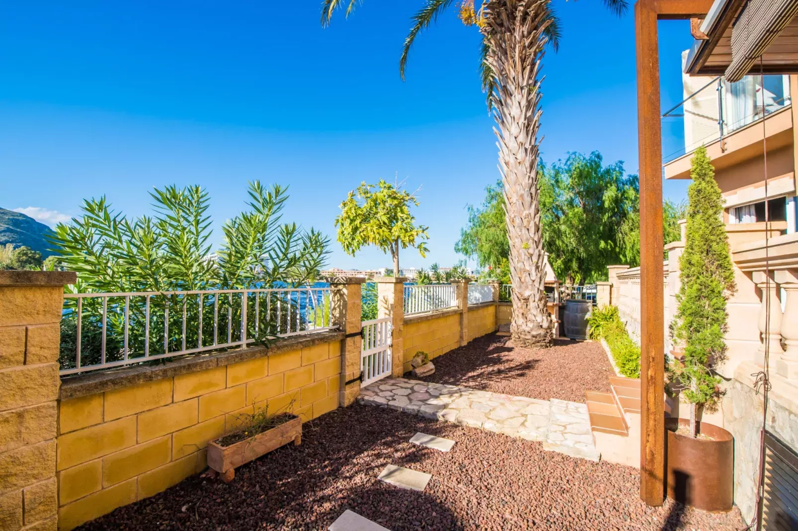Lago Miguel-Outdoor