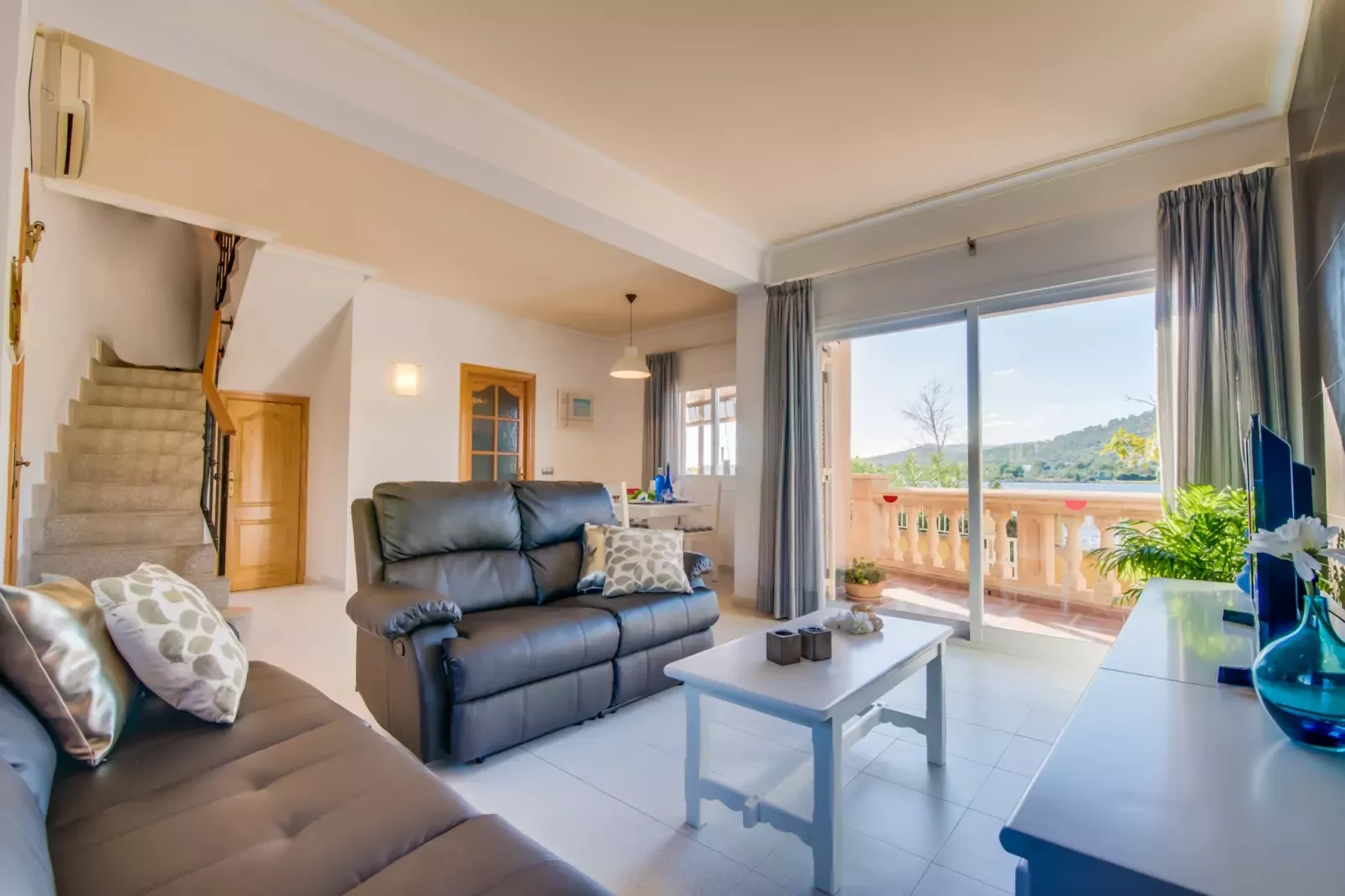 Lago Miguel-Living room