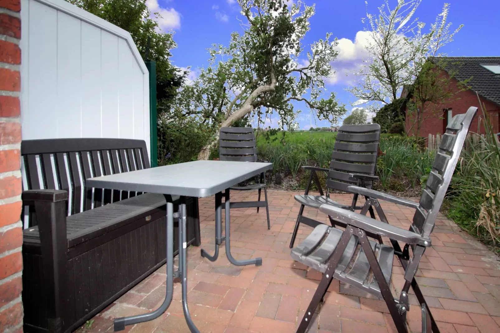 Ferienwohnung in Hilgenriedersiel-Terrace balcony