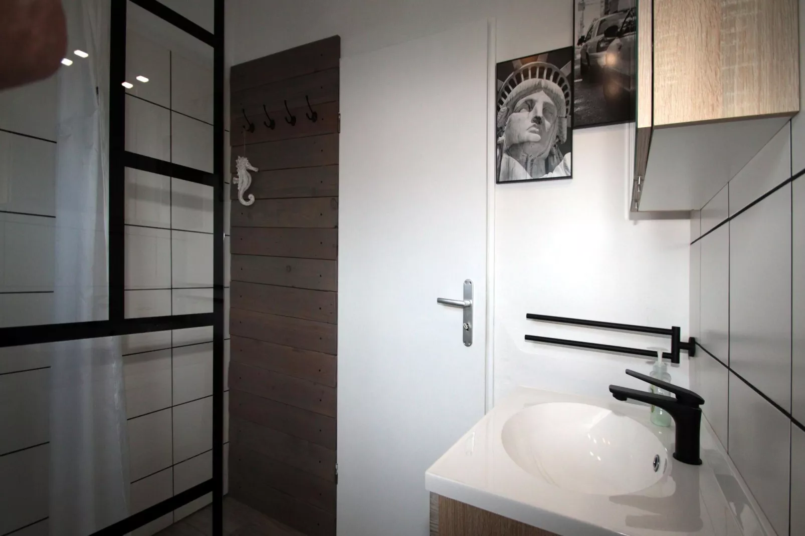 Ferienwohnung in Berumbur-Bathroom