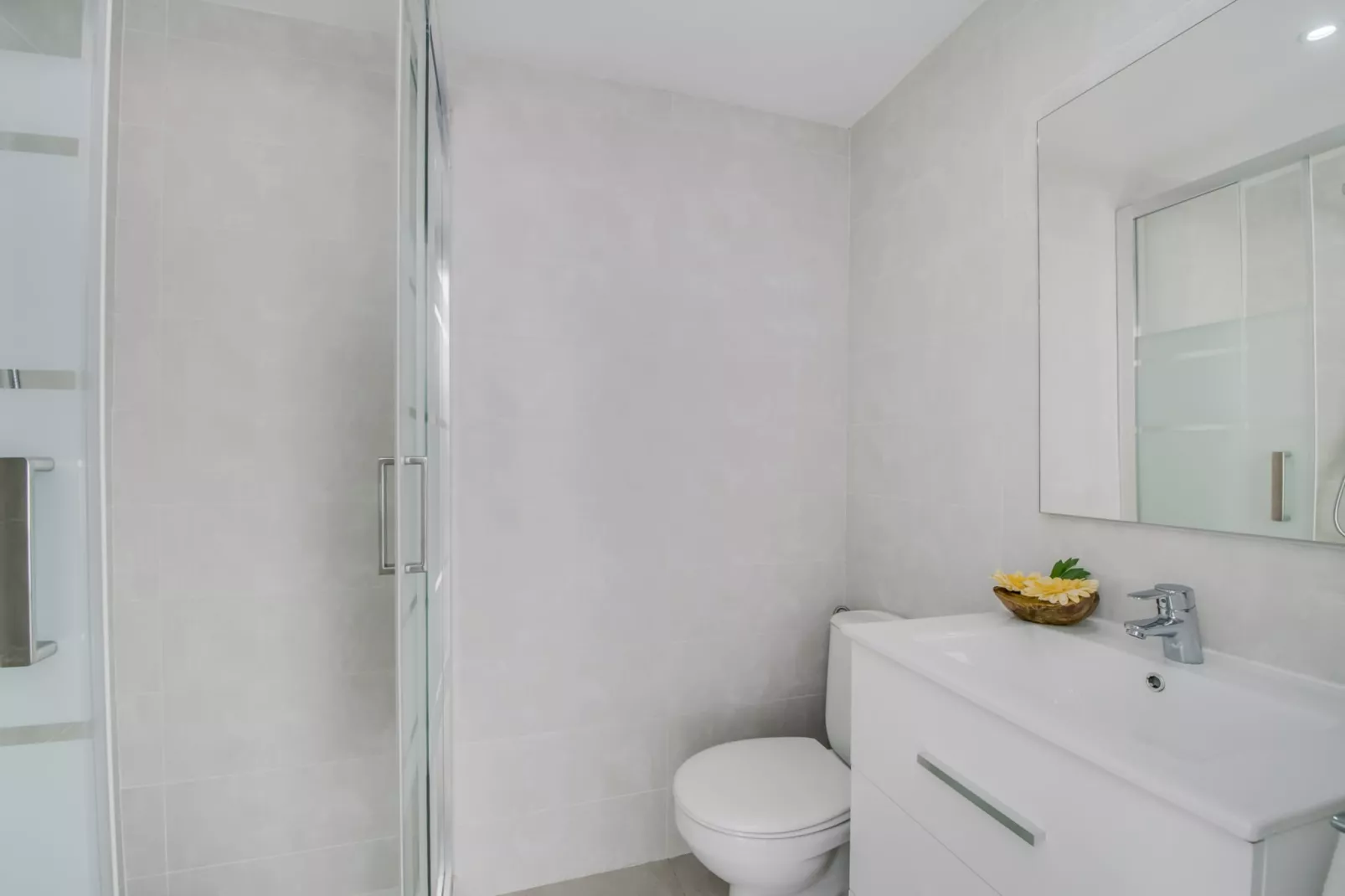 Mary-Bathroom