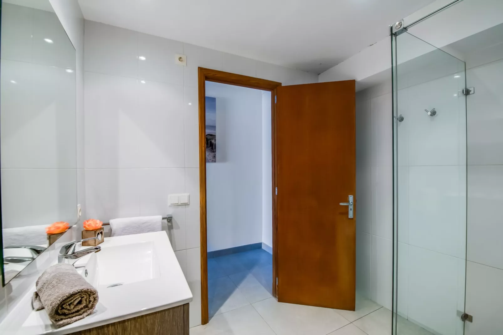 Mary-Bathroom