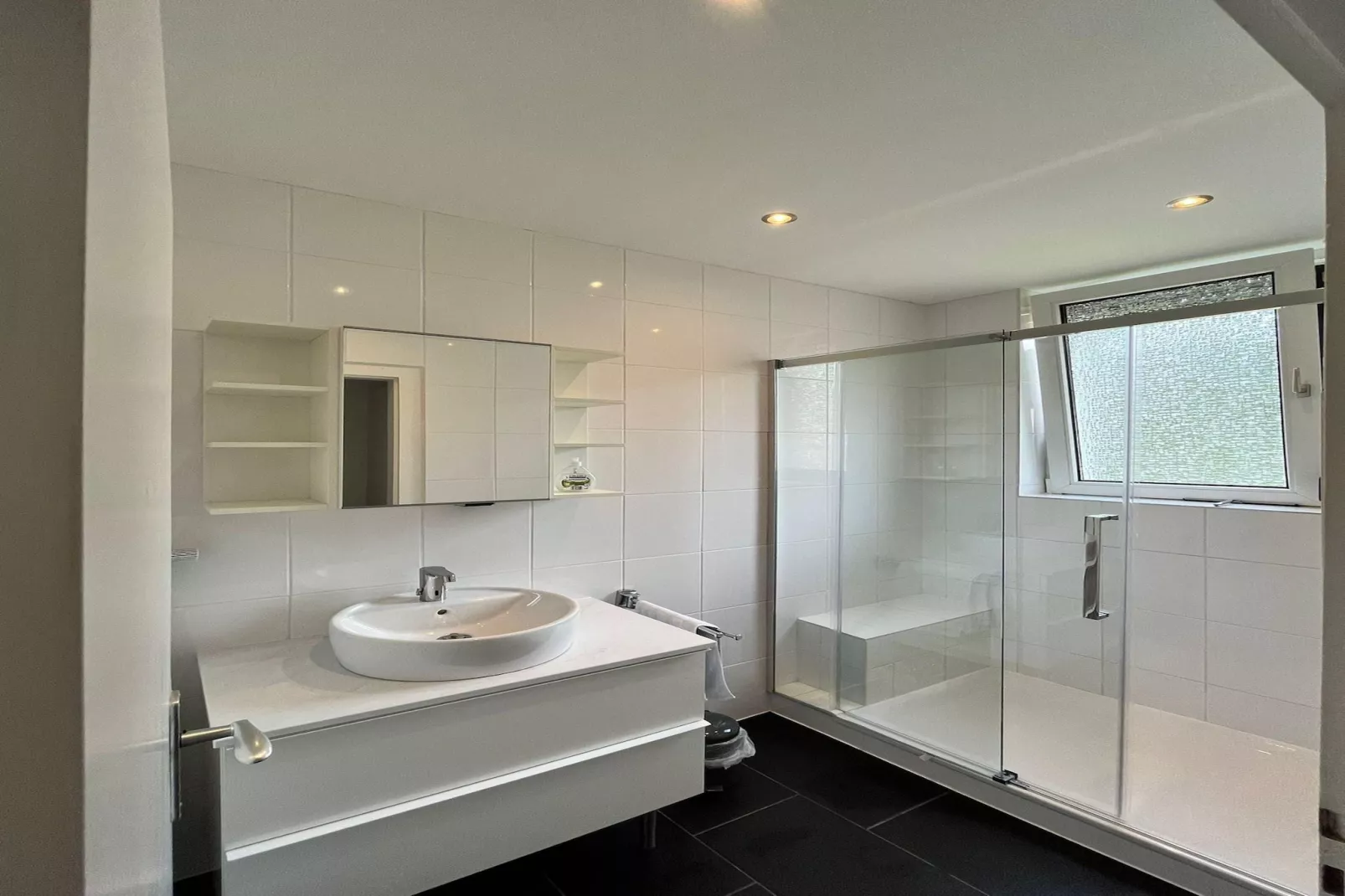 Im Weserbergland-Bathroom