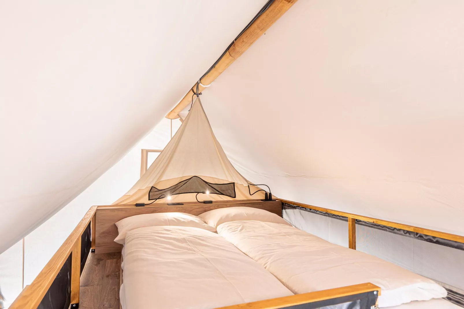 Chalets & Glamping Nassfeld 5-Living room