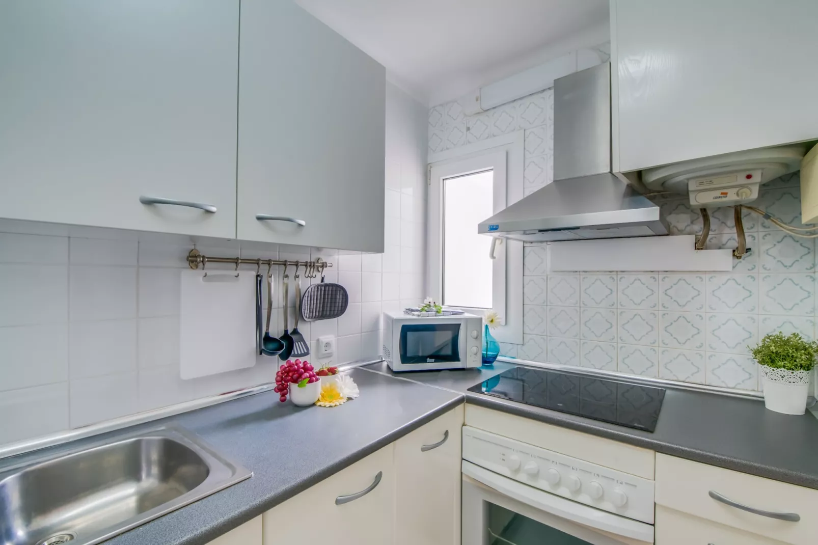 Silver-Kitchen