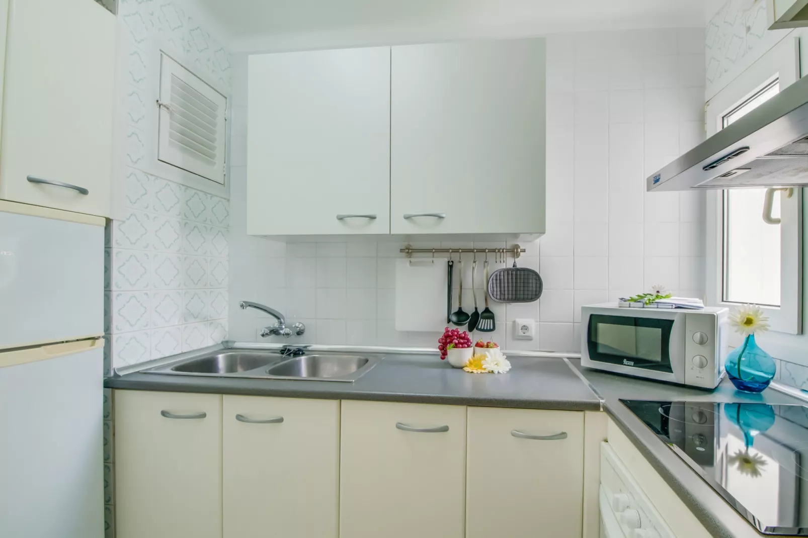 Silver-Kitchen