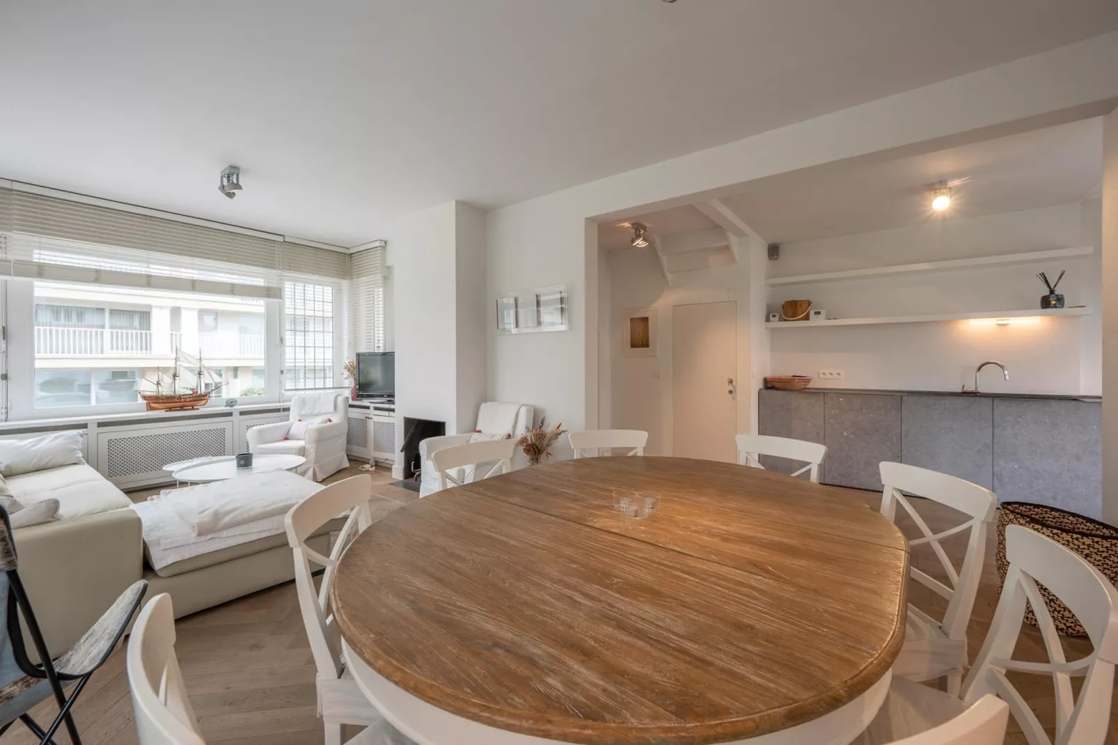 Residence Zeerobbenlaan 12-0-Dining room