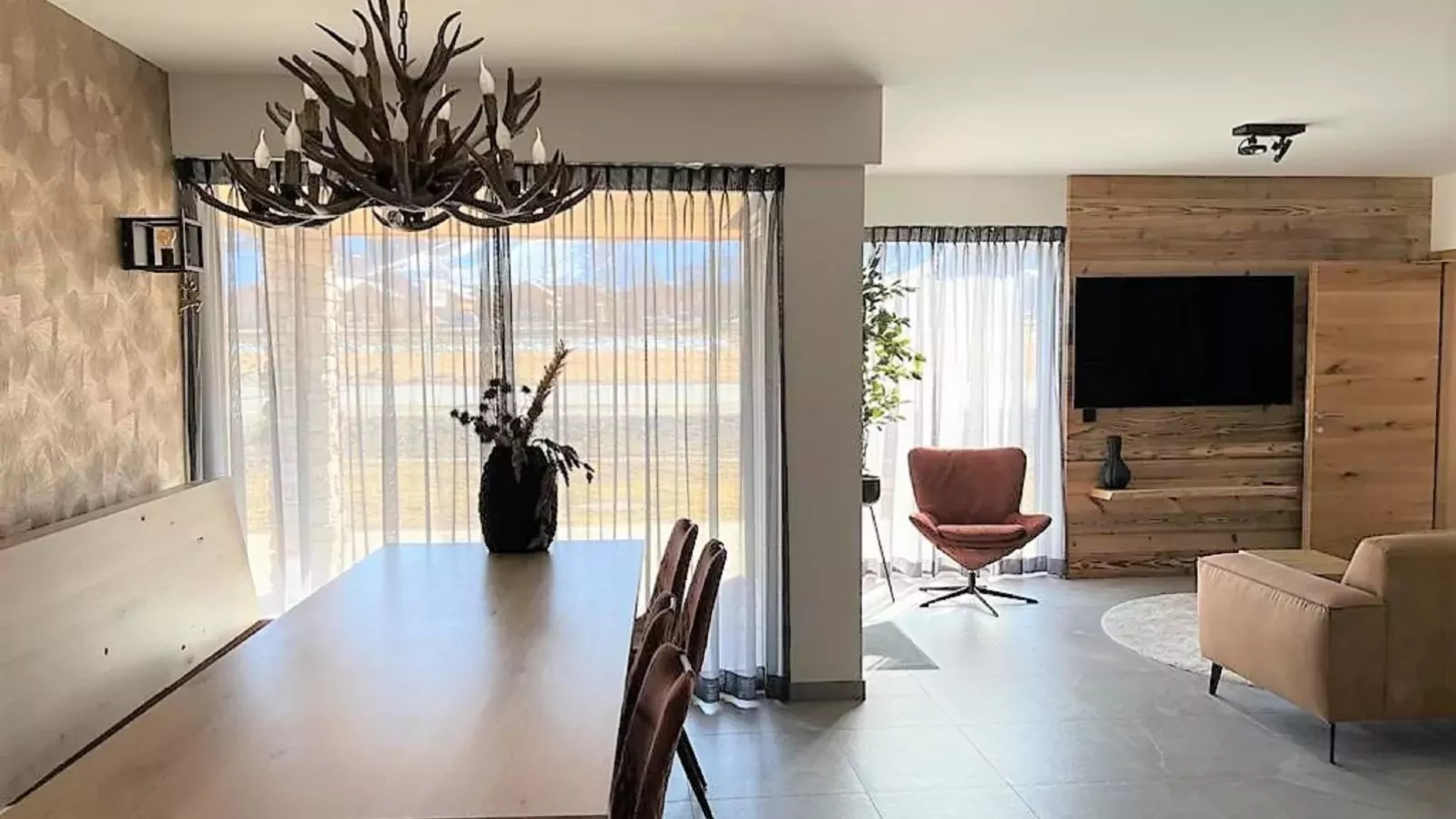 Bergzicht-Esszimmer